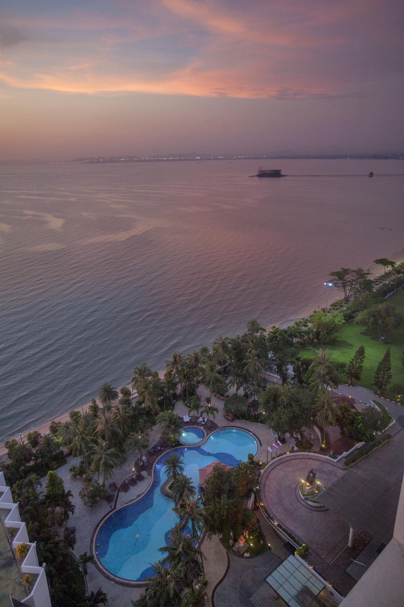 Cholchan Pattaya Beach Resort - Sha Extra Plus Kültér fotó