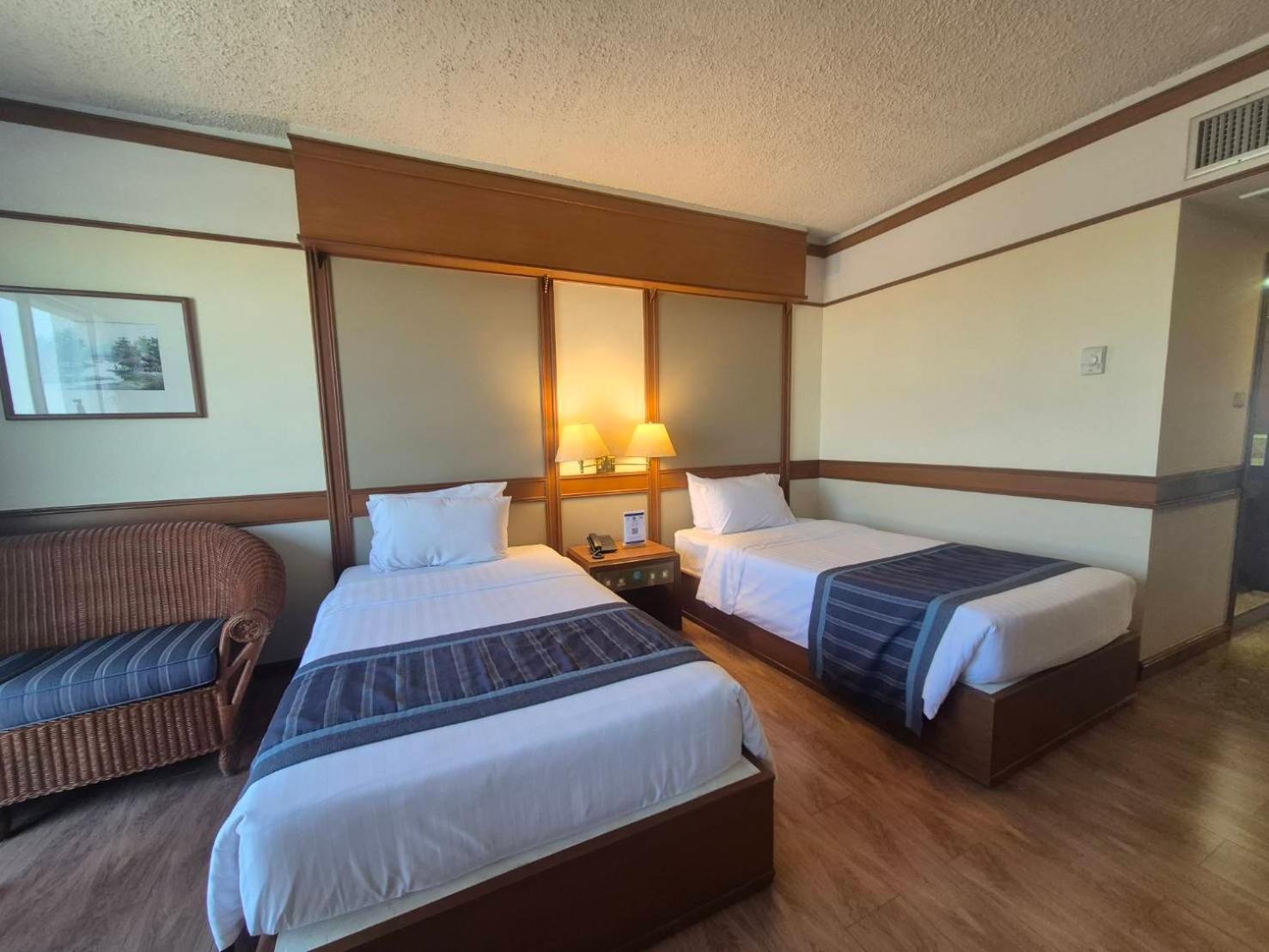 Cholchan Pattaya Beach Resort - Sha Extra Plus Kültér fotó
