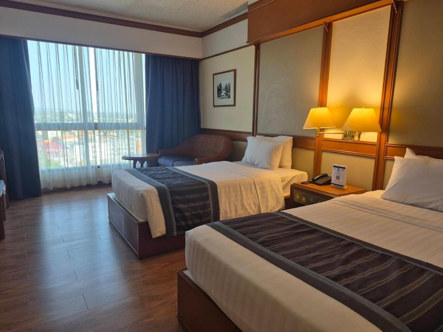 Cholchan Pattaya Beach Resort - Sha Extra Plus Kültér fotó