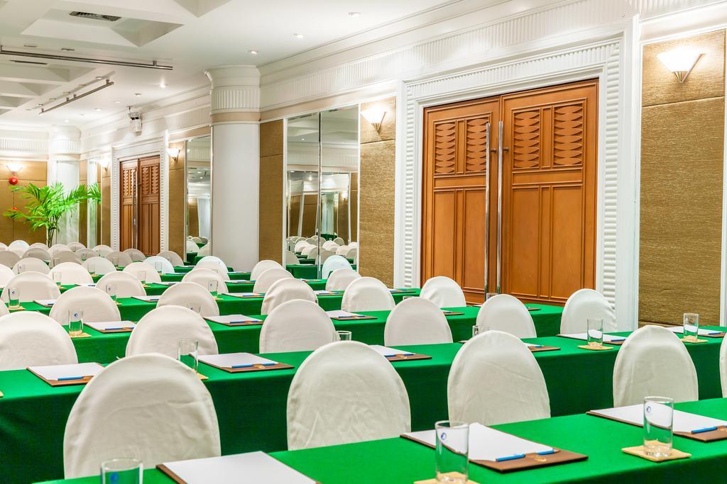 Cholchan Pattaya Beach Resort - Sha Extra Plus Kültér fotó Meeting room