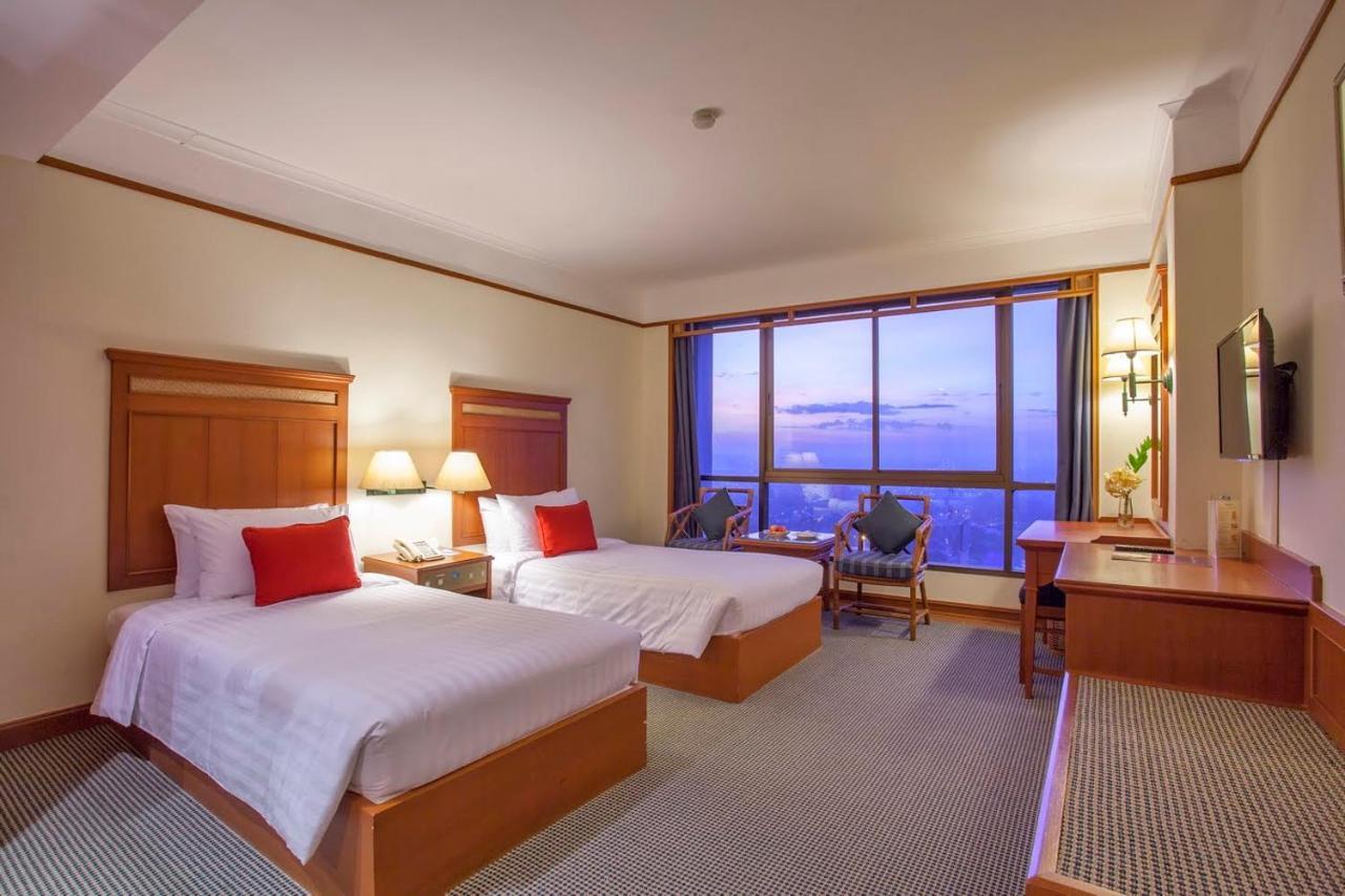 Cholchan Pattaya Beach Resort - Sha Extra Plus Kültér fotó